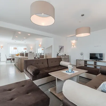 Modern With Private Pool And Terrace Villa