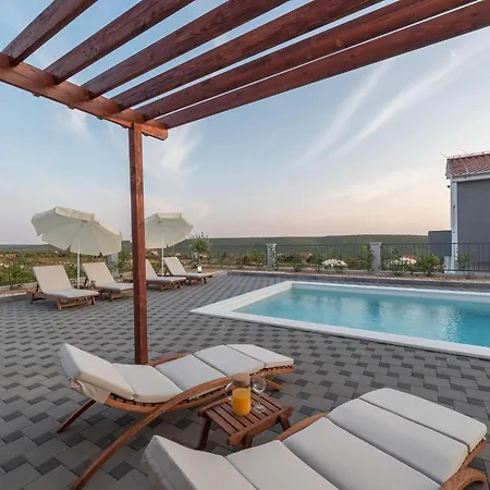 Modern With Private Pool And Terrace Villa