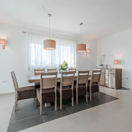 Modern With Private Pool And Terrace * Сукошан