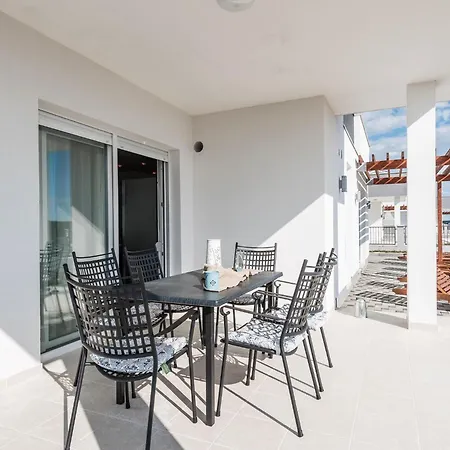 Modern With Private Pool And Terrace Вилла Сукошан